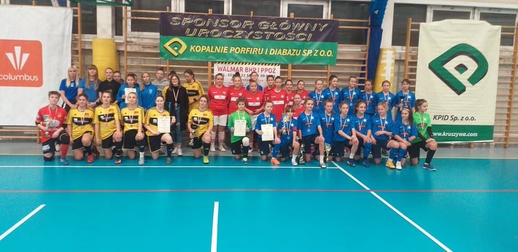 Podsumowanie Międzynarodowych Mikołajkowych turniejów halowej piłki nożnej Krzeszowice 2022.